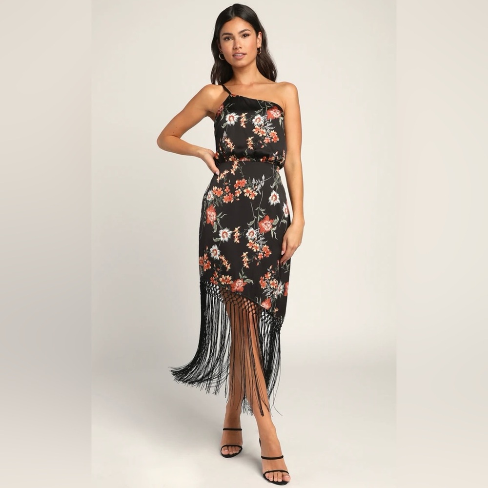 Lulu’s Let's Be Fringe Black Floral Print Satin One-Shoulder Midi Dress boho S